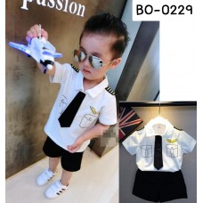 BO0229X  << สินค้ามีตำหนิ >> ชุดนักบินเด็กผู้ชาย เสื้อสีขาว เนคไทด์และ กางเกงขาสั้น สีดำ (3ชิ้น) S.110