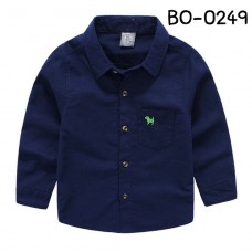 BO0249 เสื้อเชิ๊ตเด็กผู้ชายออกงาน คอปกแขนยาว ปักลายสุนัขที่กระเป๋าเสื้อ สีกรมท่า