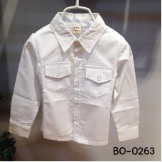 BO0263X << สินค้ามีตำหนิ >> เสื้อเชิ๊ตเด็กผู้ชายออกงาน คอปกแขนยาว แต่งกระเป๋าที่อก สีขาว S.120