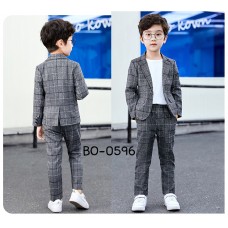 BO0596 ชุดสูทเด็กผู้ชายออกงาน เสื้อสูทแขนยาว + กางเกงขายาวลายสก๊อต สีเทาเข้ม (2ชิ้น) 