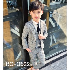 BO0622 ชุดสูทเด็กผู้ชายออกงาน เด็กโต สุดคุ้ม เสื้อสูท + เสื้อกั๊ก + กางเกงขายาวลายสก๊อตสีเทาน้ำตาล (3ชิ้น) S.110