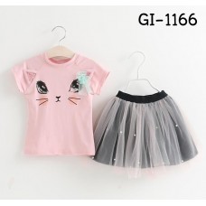 GI1166 ชุดเด็กผู้หญิง เสื้อคอกลมแขนสั้นลายแมวติดโบว์ สีชมพู + กระโปรงแต่งไข่มุก (2ชิ้น)