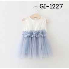 GI1227 เดรสเด็กผู้หญิงออกงานแขนกุด ช่วงบนผ้าสีขาว ติดดอกไม้ที่เอว กระโปรงสีฟ้าคราม 