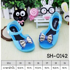 SH0142 รองเท้าเด็กผู้หญิงพื้นยาง เปิดหน้าติดโบว์ สายคาดติดกระดุมแป๊ก สีฟ้า 15cm