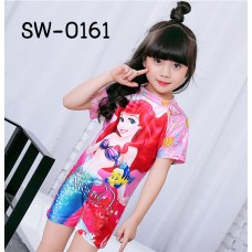 SW0161 ชุดว่ายน้ำเด็กผู้หญิง แบบบอดี้สูท แขนขาสั้น ลายนางเงือกแอเรียล พร้อมหมวกว่ายน้ำ สีชมพู (2ชิ้น) S.100/130