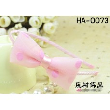 HA0073 ที่คาดผมเด็กผู้หญิง ติดโบว์ ลายจุดสีชมพู